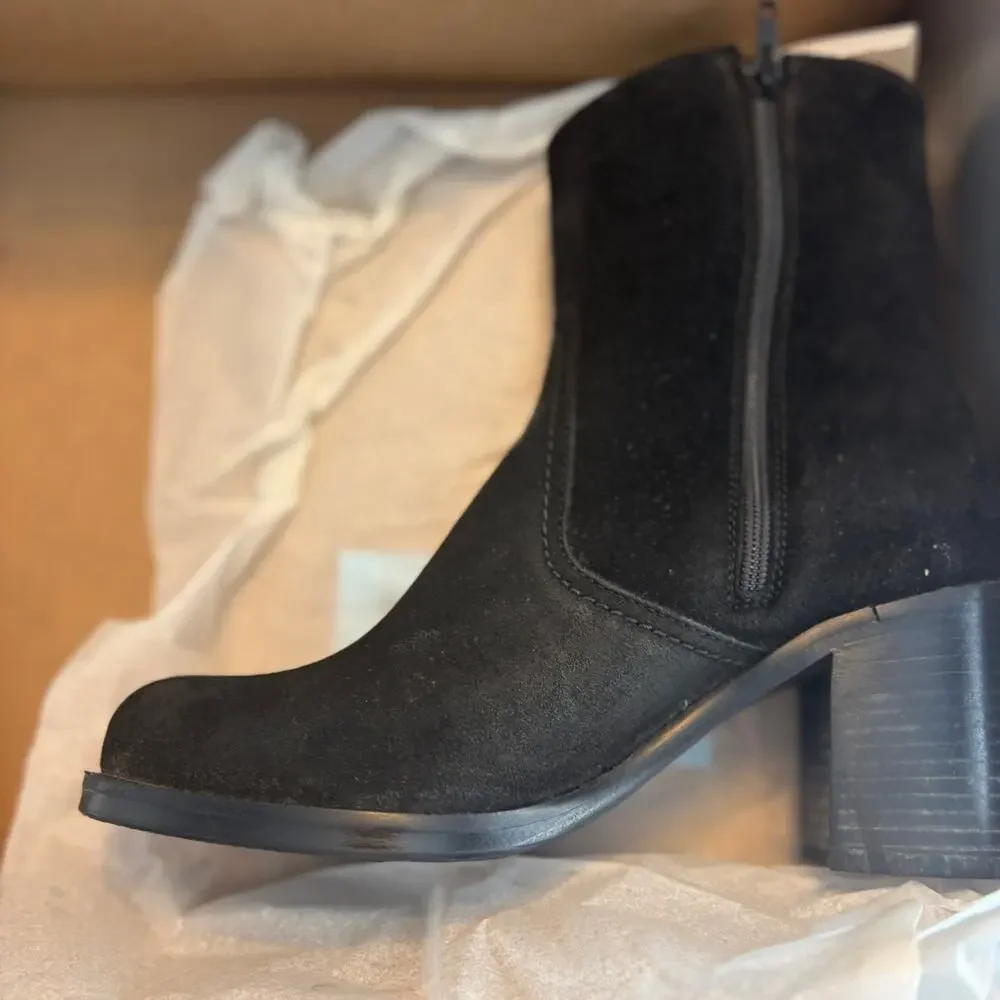 La Canadienne Phinn Suede Boots 5 NWT Black Heel Western Ankle Bootie Waterproof